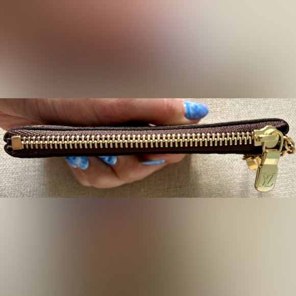 Never Used Louis Vuitton Key Pouch - Picture 4 of 6